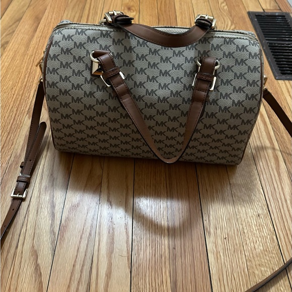 Michael Kors Handbags - New Michael Kors Grayson Duffel-Style Satchel